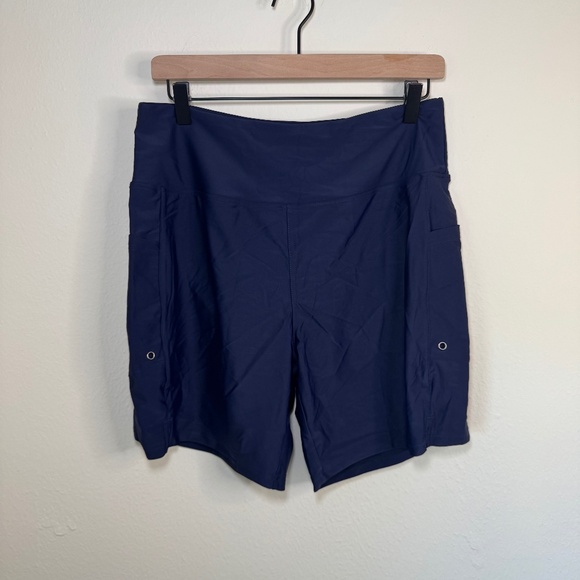 Gradual Shorts Women's LG Navy Blue Performance Activewear Stretch NWT - Picture 1 of 5